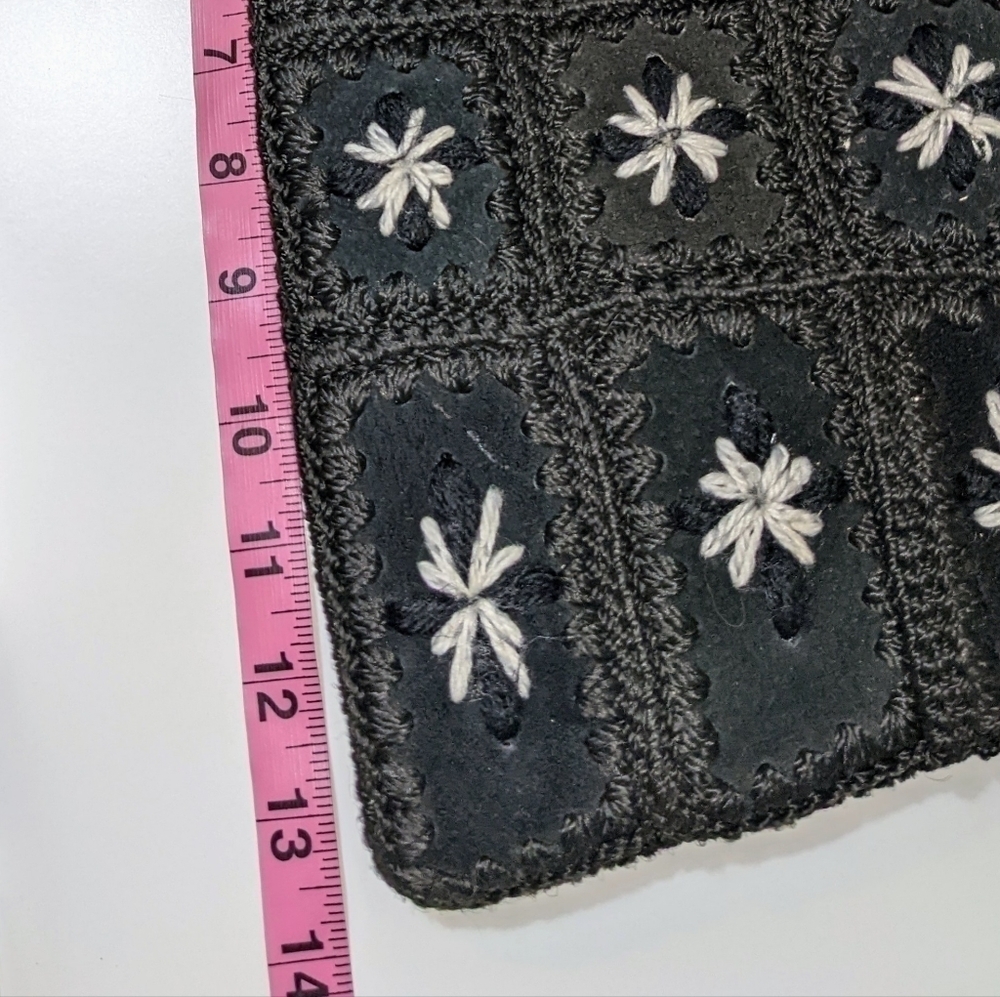 'Sequoia' Floral Crochet Purse With Leather Strap By The Sak - Picture 6 of 11